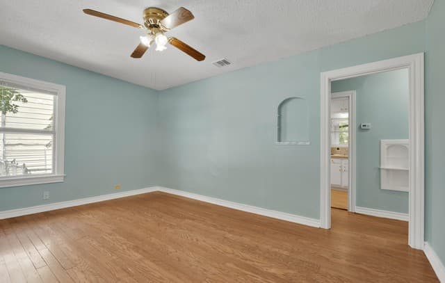 rental at 317  Frost St in San Antonio, TX — photo 5
