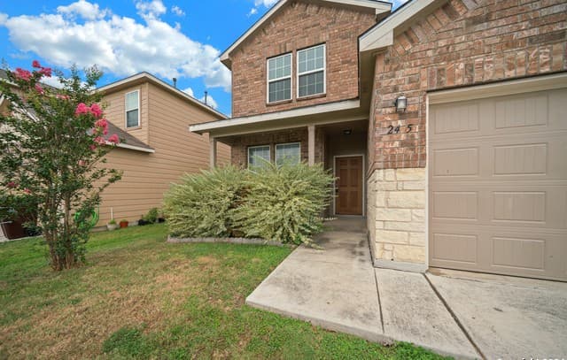 rental at 2415  Camberly Vw in Converse, TX — photo 4