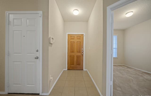 rental at 2415  Camberly Vw in Converse, TX — photo 5