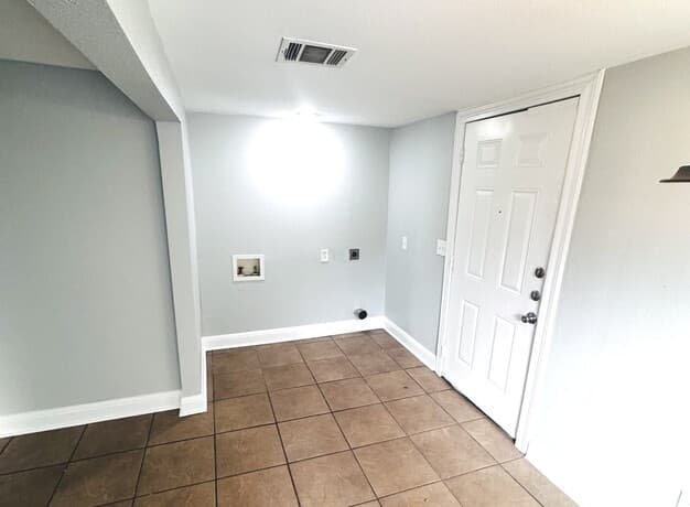 rental at 563 N San Horacio Ave in San Antonio, TX — photo 2