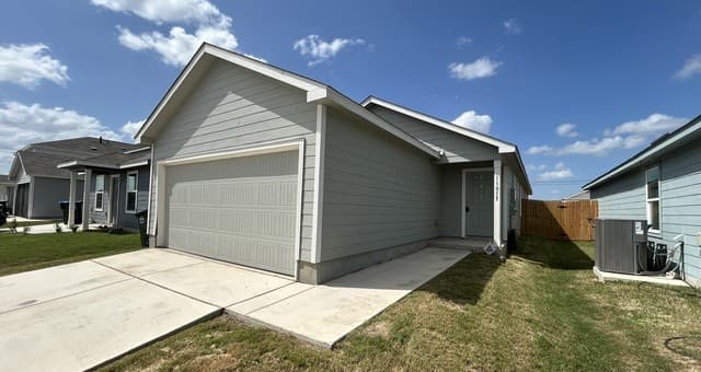 rental at 11653  Dog Rose in Converse, TX — photo 2