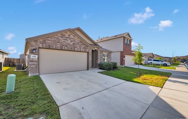 rental at 6906  Arid Way in San Antonio, TX — photo 2