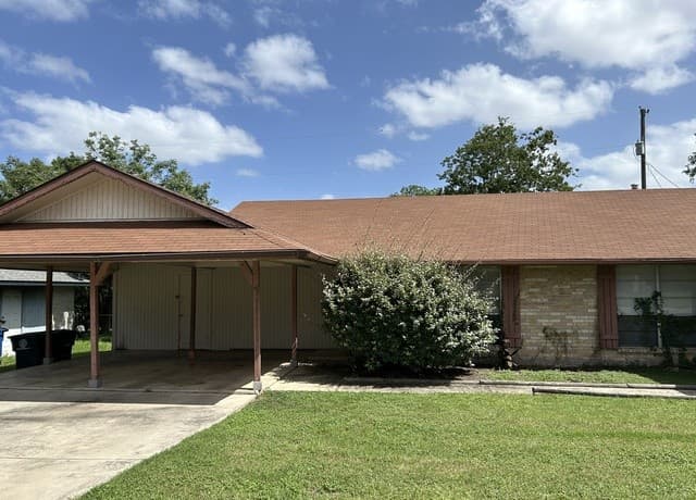 rental at 317  Briarwood Dr in New Braunfels, TX — photo 2