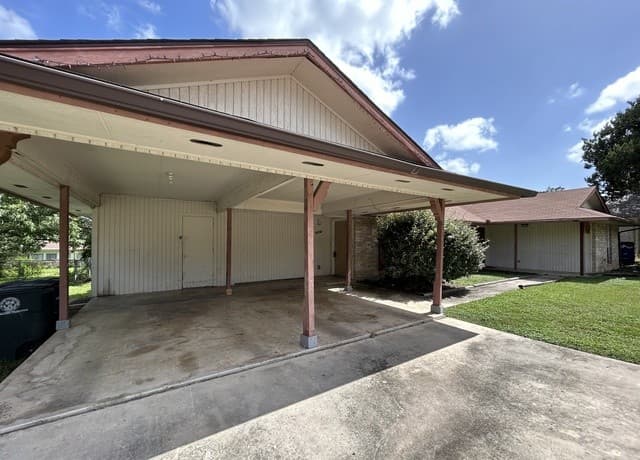 rental at 317  Briarwood Dr in New Braunfels, TX — photo 3