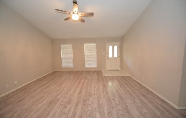 rental at 15038  Polynesian in San Antonio, TX — photo 4