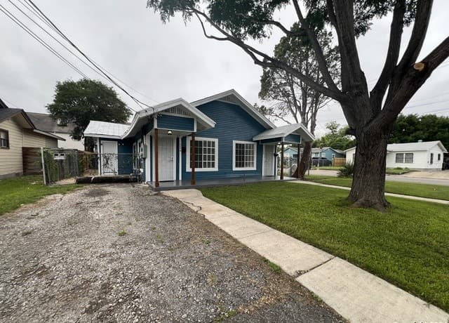 rental at 124  Wiggins Pl in San Antonio, TX — photo 1