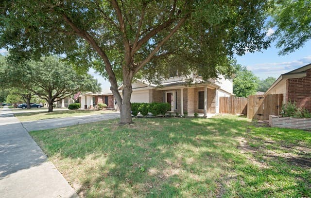 rental at 8926  Valhalla in Selma, TX — photo 2