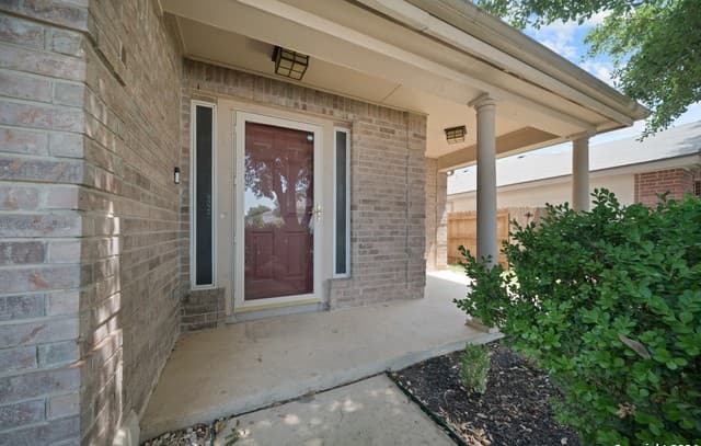 rental at 8926  Valhalla in Selma, TX — photo 4