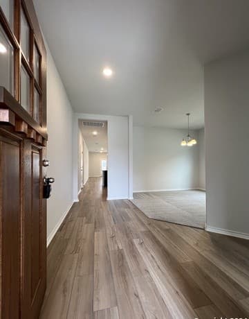 rental at 14622  Flatiron Cliff in San Antonio, TX — photo 3
