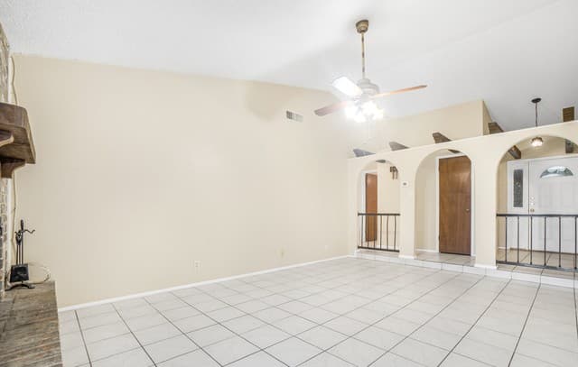 rental at 5003  Starfire St in San Antonio, TX — photo 2