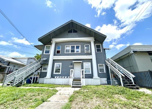 1-bedroom rental at 1137 W Ashby Pl Unit 6 in San Antonio, TX — photo 1