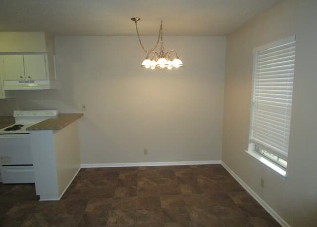 rental at 718 W Russell Pl Unit 12 in San Antonio, TX — photo 2