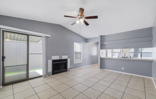 rental at 6210  Valley Queen in San Antonio, TX — photo 4