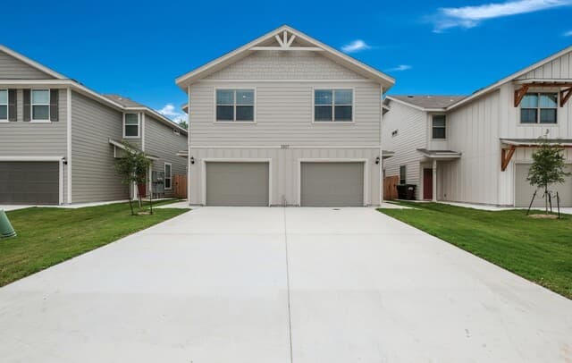 rental at 2507 Lynwood Bnd Unit 101 in San Antonio TX
