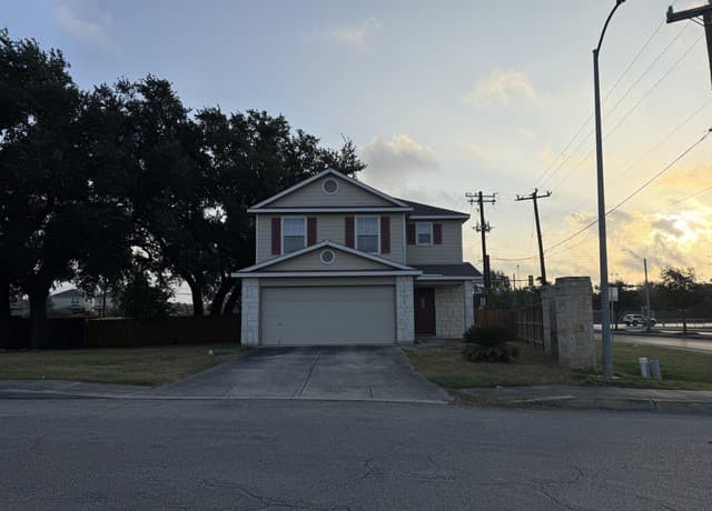 rental at 12303  Java Wood in San Antonio, TX — photo 2