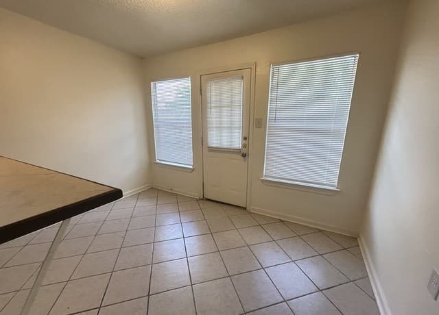 rental at 13554  Bret Harte St in San Antonio, TX — photo 3