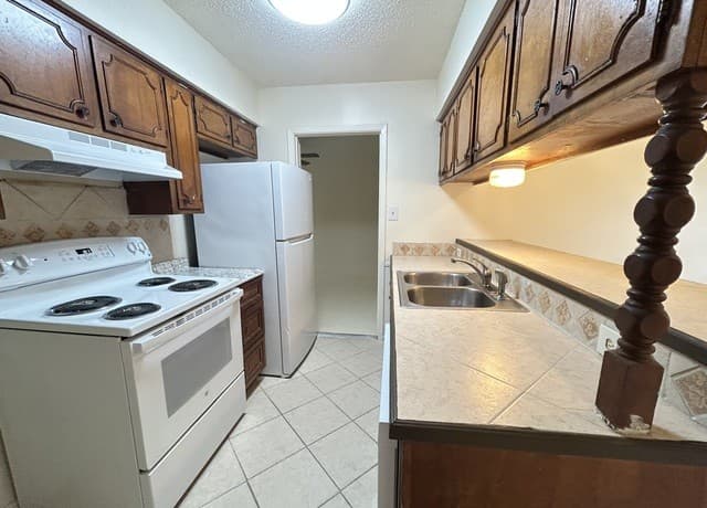 rental at 13554  Bret Harte St in San Antonio, TX — photo 4