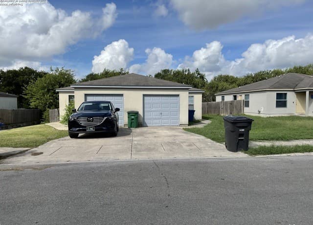 rental at 14537  Clovelly Wood in San Antonio, TX — photo 2