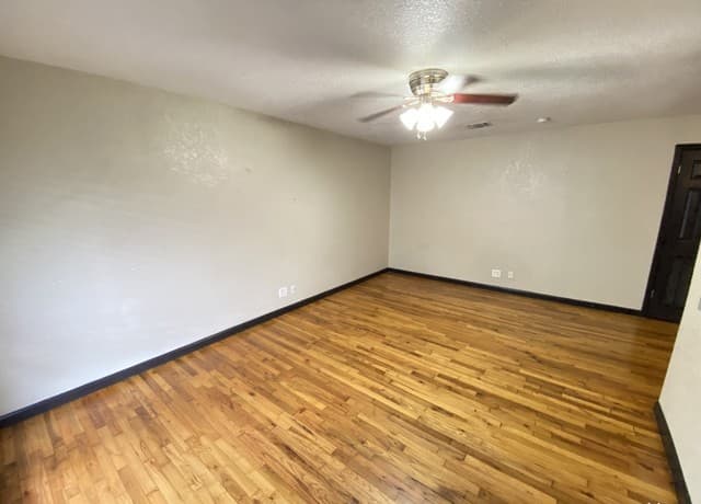 rental at 211  Natalen Ave Unit 205 in San Antonio, TX — photo 2