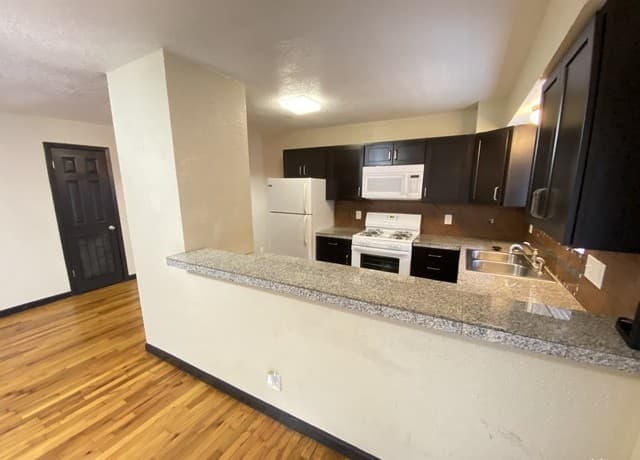 rental at 211  Natalen Ave Unit 205 in San Antonio, TX — photo 3