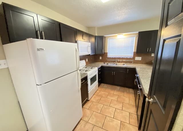 rental at 211  Natalen Ave Unit 205 in San Antonio, TX — photo 4