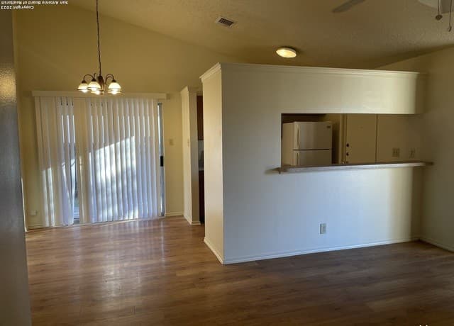 rental at 14439  Hereford in San Antonio, TX — photo 3