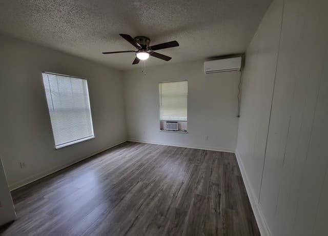 rental at 6950  Lark Haven Ln Unit 1 in San Antonio, TX — photo 3