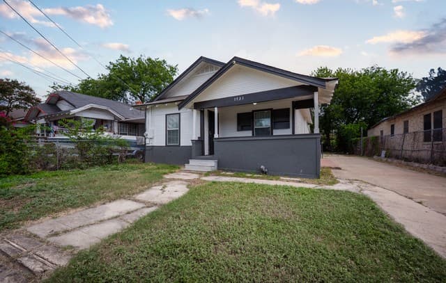 rental at 1731  Hays St in San Antonio, TX — photo 1
