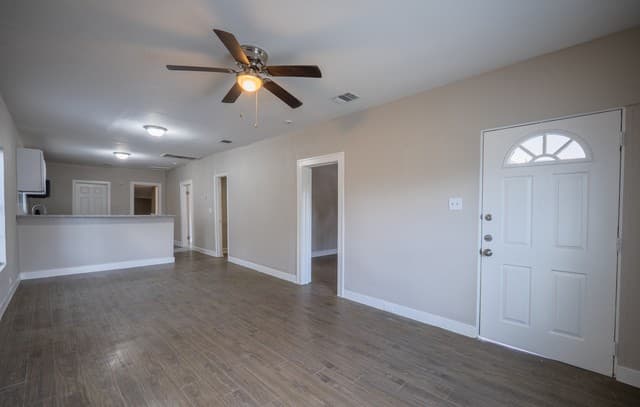 rental at 1731  Hays St in San Antonio, TX — photo 3