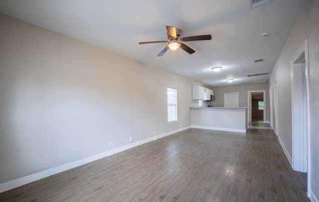 rental at 1731  Hays St in San Antonio, TX — photo 5