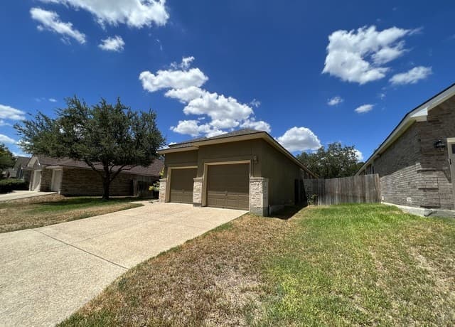 rental at 1303  Bluff Forest in San Antonio, TX — photo 2