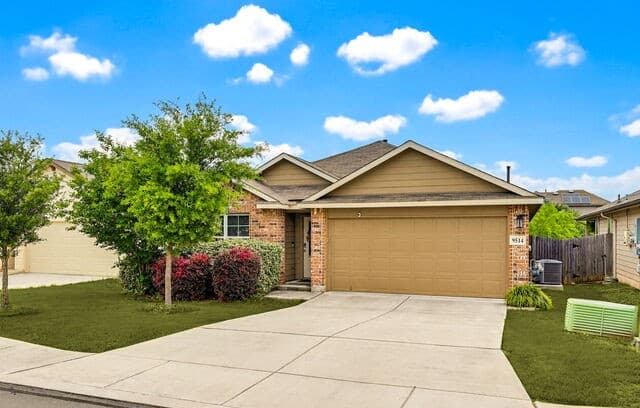 rental at 9514  Cord Grass in San Antonio, TX — photo 2
