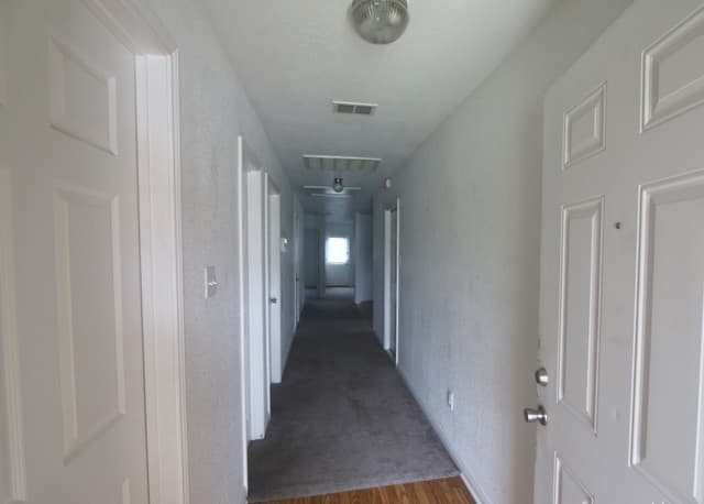 rental at 5810  Wildcat Canyon in San Antonio, TX — photo 2