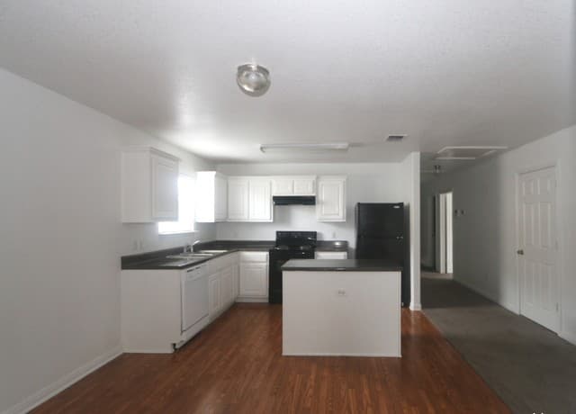 rental at 5810  Wildcat Canyon in San Antonio, TX — photo 5