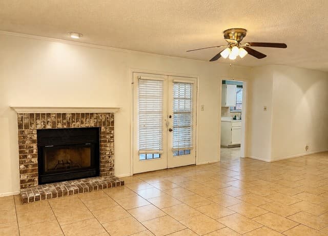 rental at 10955  Wurzbach Rd Unit 202 in San Antonio, TX — photo 3