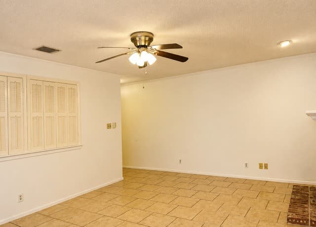 rental at 10955  Wurzbach Rd Unit 202 in San Antonio, TX — photo 4
