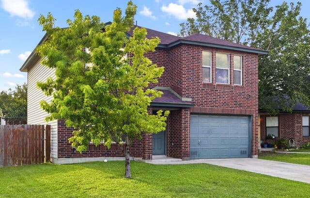 rental at 7839  Cortland Oak in San Antonio, TX — photo 2