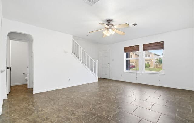 rental at 7839  Cortland Oak in San Antonio, TX — photo 4