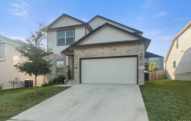 rental at 15219  Selene Vw in San Antonio, TX — photo 2