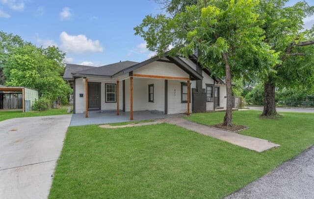 rental at 402  Ada St Unit 1 in San Antonio, TX — photo 1