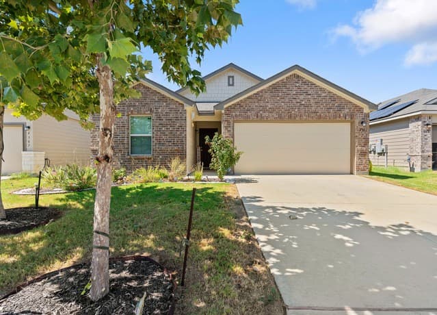 rental at 4311  Southton Woods in San Antonio, TX — photo 3
