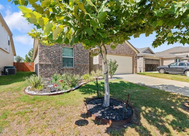 rental at 4311  Southton Woods in San Antonio, TX — photo 4