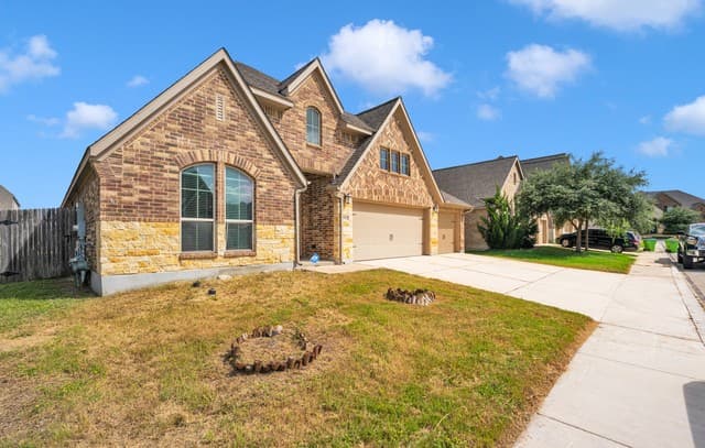 rental at 8823  Haystack Rd in San Antonio, TX — photo 2