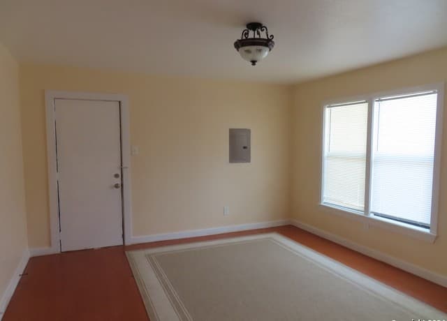 rental at 142  Danny Clay in San Antonio, TX — photo 2