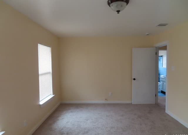 rental at 142  Danny Clay in San Antonio, TX — photo 5