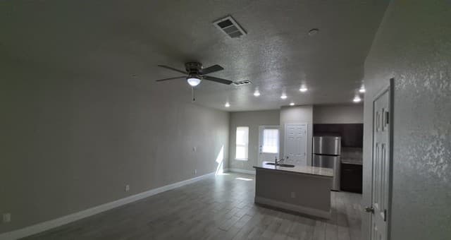 rental at 13211  Reid Meadows in Live Oak, TX — photo 3