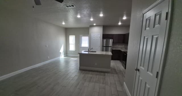rental at 13211  Reid Meadows in Live Oak, TX — photo 4
