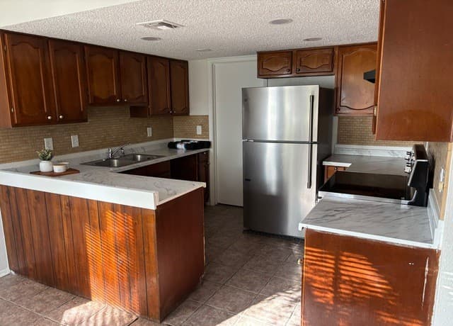 rental at 9619  Annandale in San Antonio, TX — photo 4
