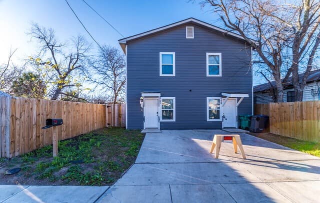 rental at 234  Gould Unit 101 in San Antonio, TX — photo 2