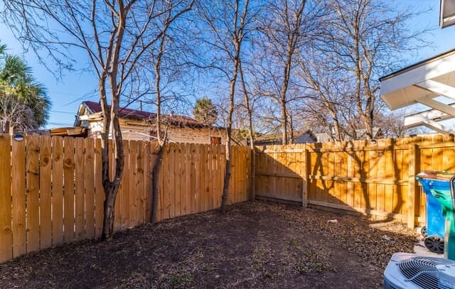 rental at 234  Gould Unit 101 in San Antonio, TX — photo 4